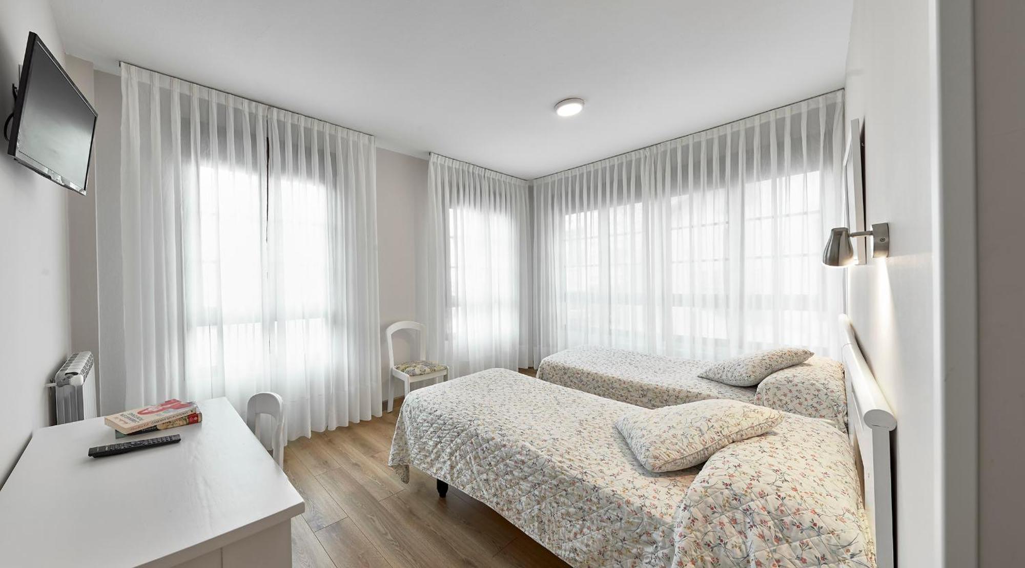 Hotel Rico Луарка Екстер'єр фото