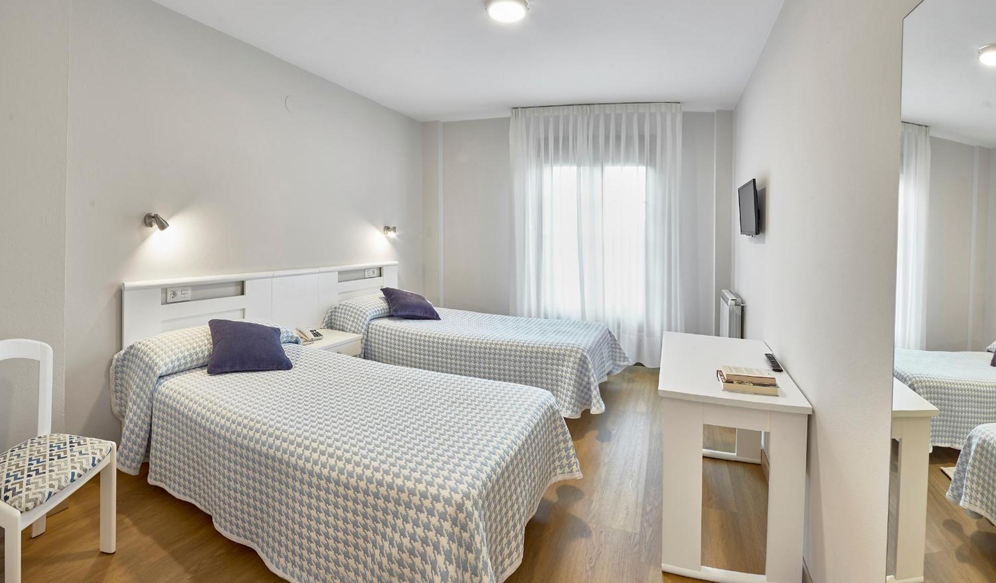 Hotel Rico Луарка Екстер'єр фото